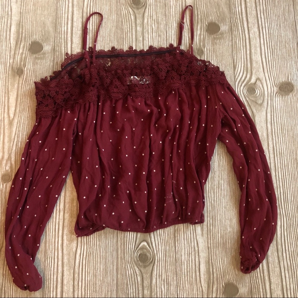 Hollister off the shoulder crop top ❤️